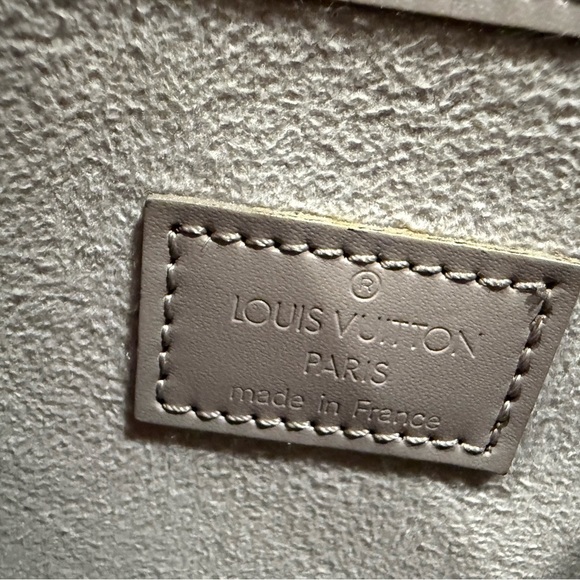 Louis Vuitton Mauve Tote Bag - Picture 10 of 12